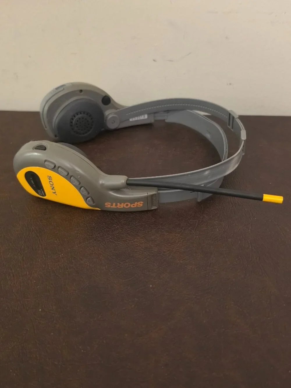 Vintage Sony Walkman Sports SRF-HM55 AM/FM Radio in Yellow